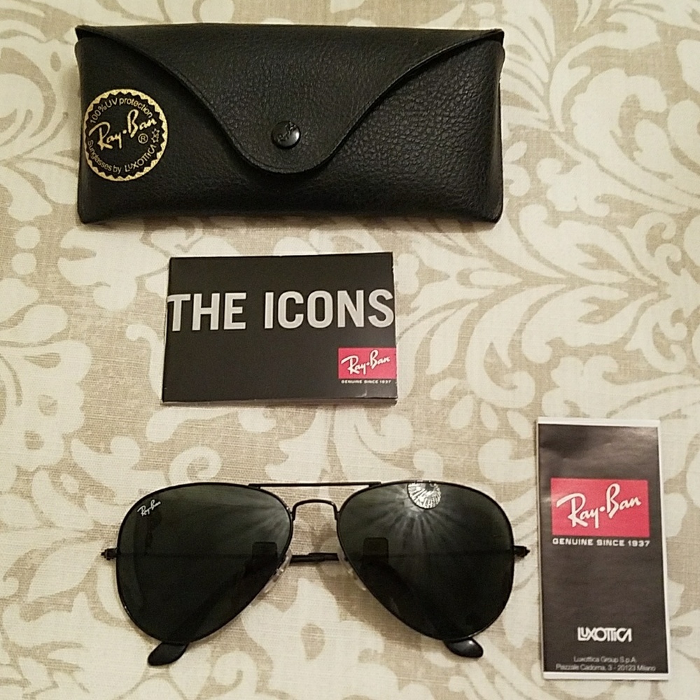 Black Ray-Ban Aviator sunglasses